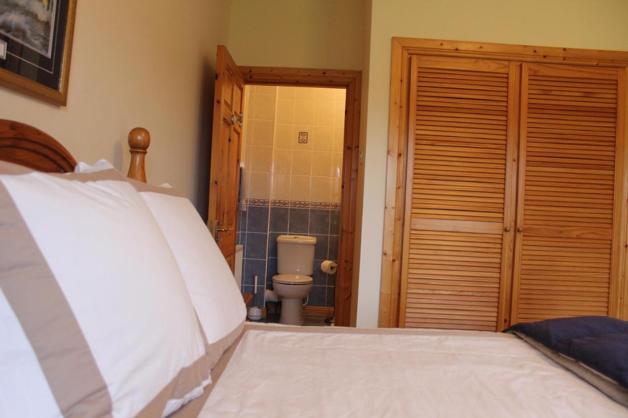 Riverbend Lodge B & B Oughterard Eksteriør billede